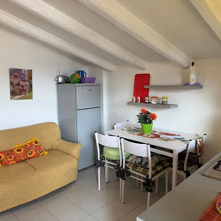 Sileno House 2 Minute Walk To The Apartamento